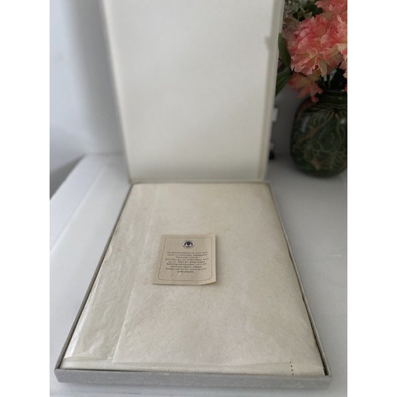 2 Vintage Donegal Pure Irish Linen Cream Guest Towels Embroidered Original Box - Picture 1 of 16